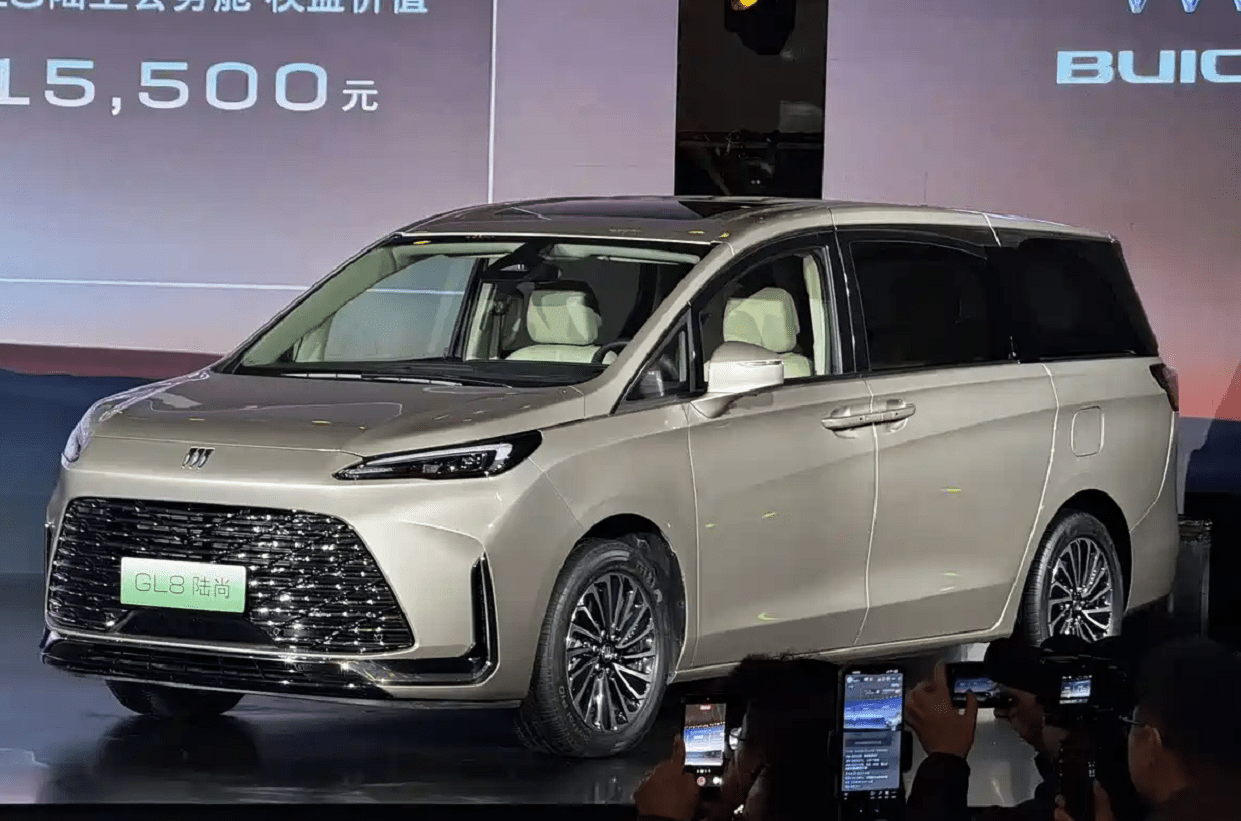 单次车损大于购车价30%免费换新车 别克GL8家族推金辉版