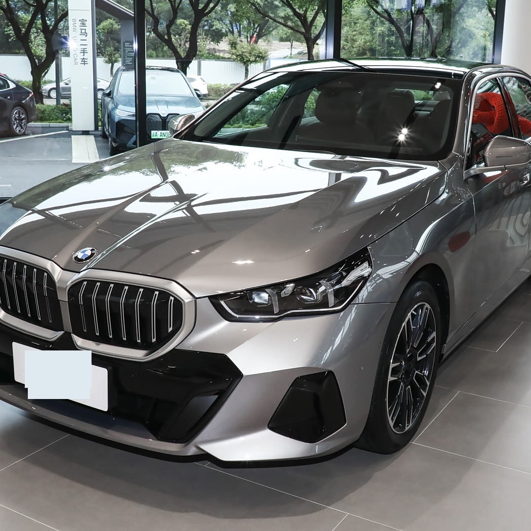 万元内豪华新选择：五款中大型三厢轿车深度对比