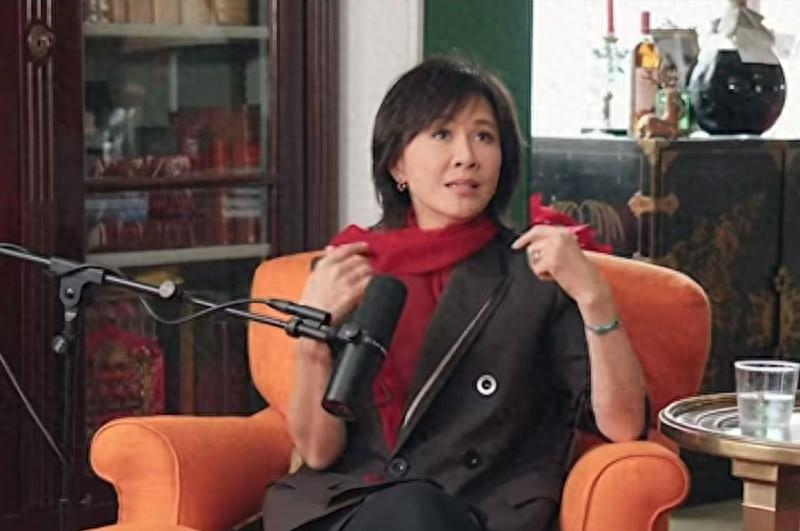 章泽天访谈刘嘉玲:如何把风雨冷暖活成了云淡风轻|云淡风轻|刘嘉玲|张国荣|章泽天|邓永锵