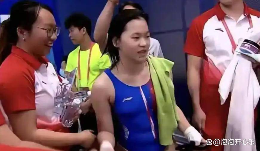 全红婵夺冠背后,教练组成了宠娃天团,何威仪陈若琳分工明确