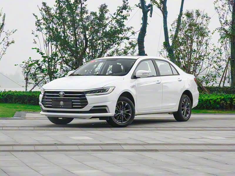 比亚迪主要生产哪些类型的汽车