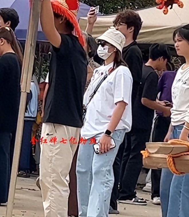 全红婵回外婆家做年例！过完年胖不少、四肢粗壮，全副武装很低调