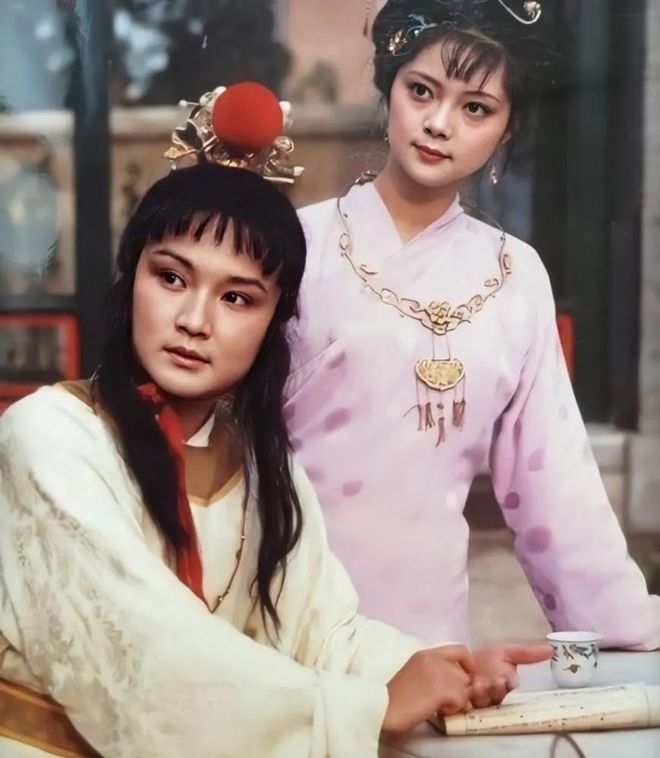 读《红楼梦》：宝钗爱的是贾宝玉，不是宝玉