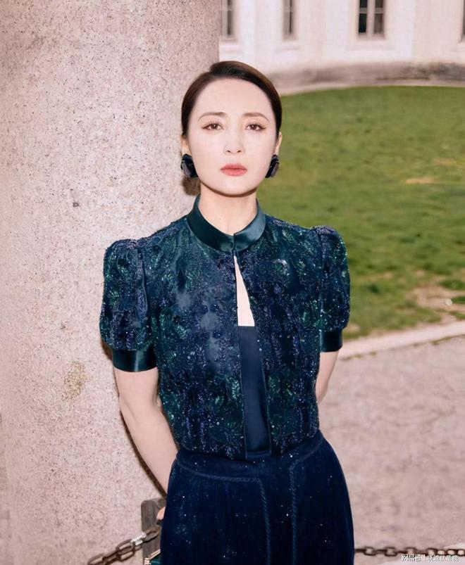 米兰时装周，50岁蒋勤勤高级造型秒杀年轻后辈