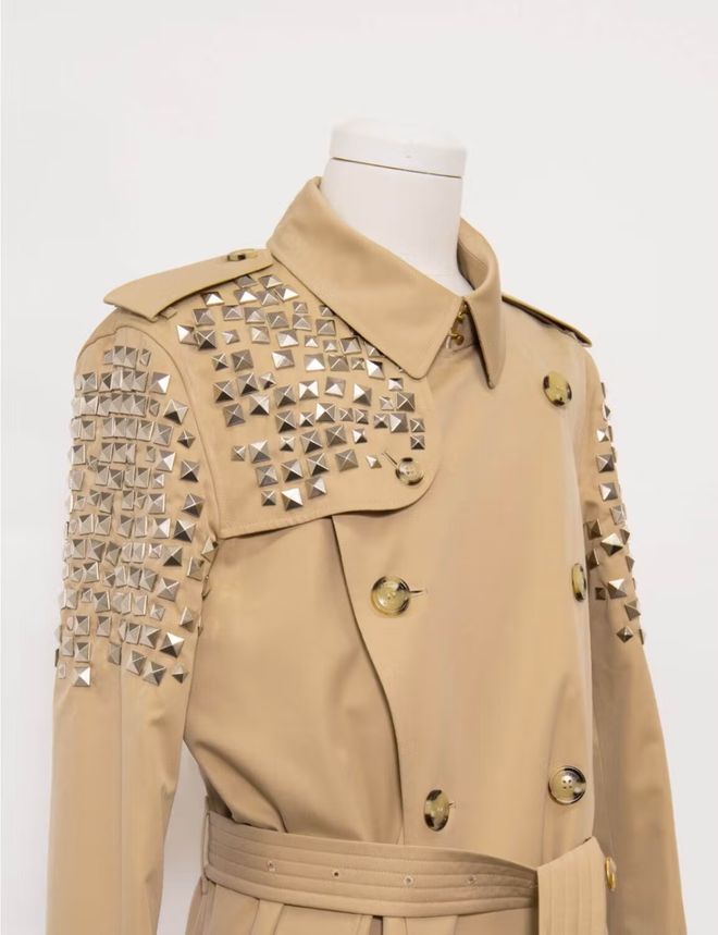 CdG联手 Burberry 推出顶级定制风衣