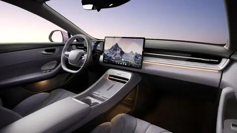 AI语音五轮通关+手车无缝流转，荣威M7 DMH坐实“15万级智舱标杆”