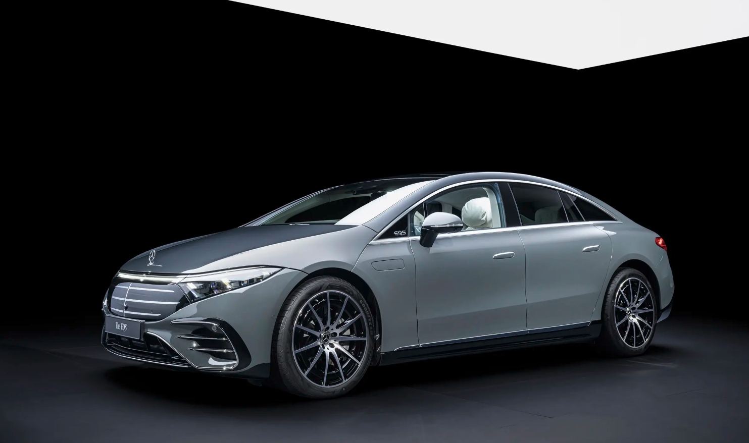 奔驰电动化人格分裂？百年品牌战略飘忽不定