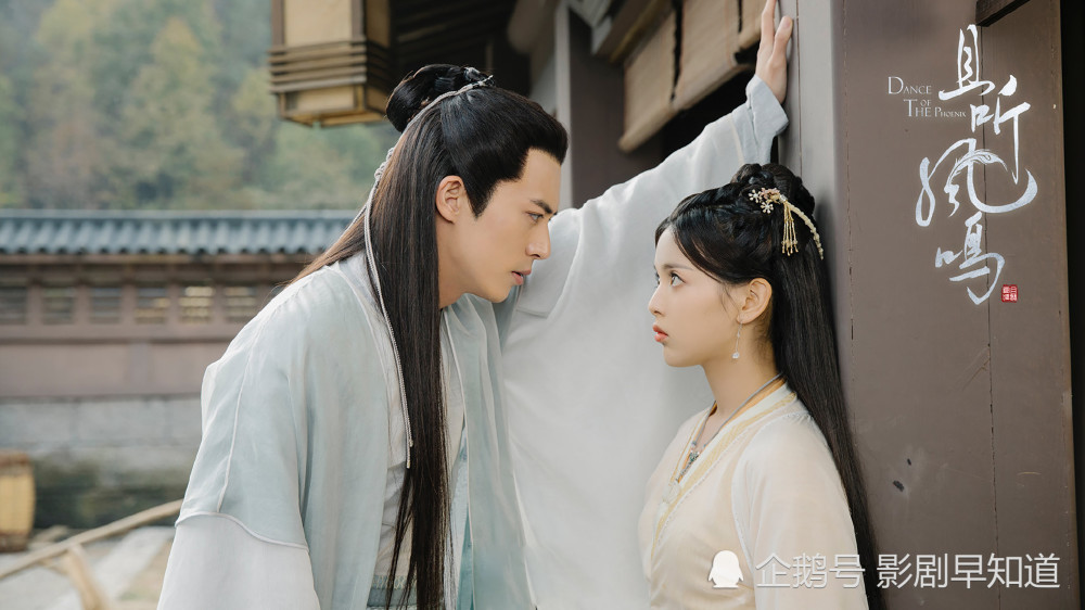 《琉璃》力压《且听凤鸣》，爱豆演技不足并非主因，人设才是重点