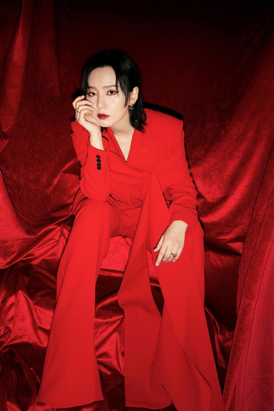 女星央视元宵节晚会造型图 周笔畅金晨毛晓彤林允等比美