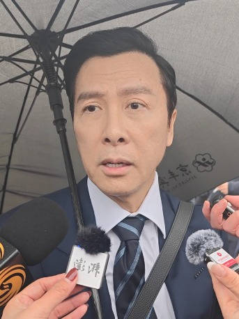 甄子丹回应镖人爆火：对中国武侠电影备感振奋