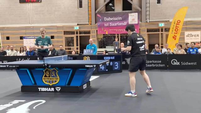 这就是樊振东的超强反应力，直接借力打力，回过去对手完全反应过来