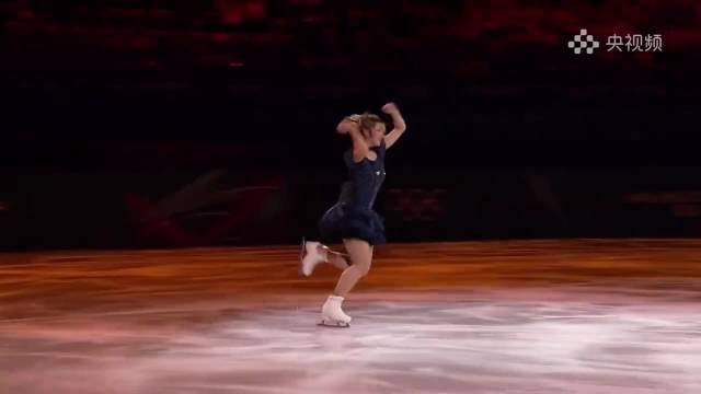 刘美贤米兰表演滑惊艳亮相，新考斯滕引热议