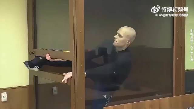 国外嫌犯在法庭上越狱，把法警都搞懵了