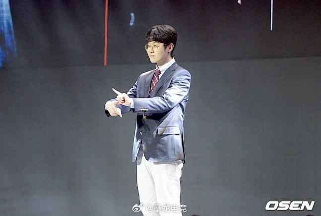 汉密尔顿最后一搏：38岁高龄转会法拉利，能否创造第八冠奇迹？