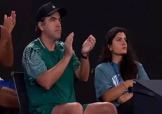 郑钦文和教练里巴目前的实际合作关系状态是怎样的？