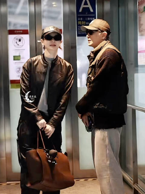 李承铉戚薇出趟国跟搬家似的