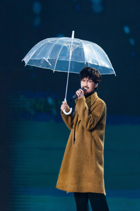 阿杜在湖南卫视元宵晚会演唱的嗓音，和二十年前比有哪些具体变化？