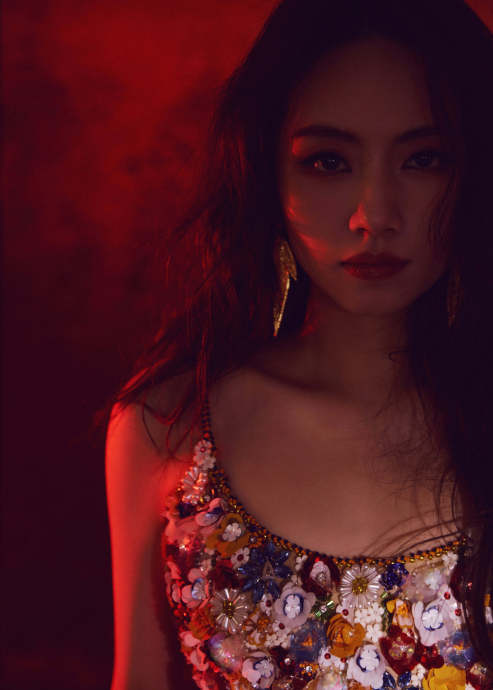 吴碧霞韩庚刘惜君在元宵晚会合唱的《千灯万户》视频完整版在哪里看？