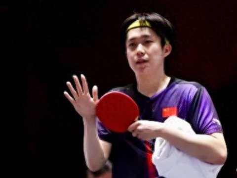 王楚钦：从背伤阴霾到世界第一，他用球拍撕开国乒新传奇