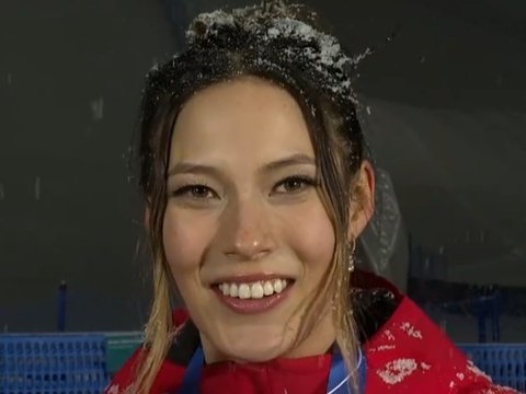 不再希望理解？谷爱凌夺金后疏忽了地上的红旗，但没忘记披上国旗