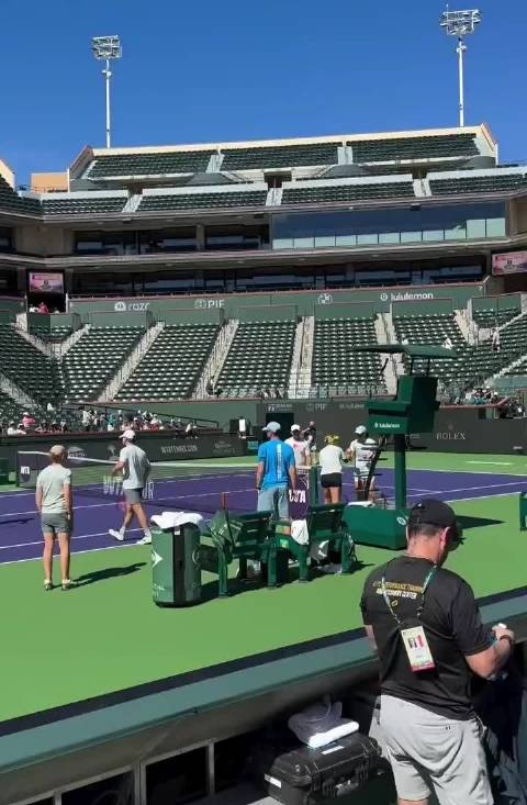 斯瓦泰克否认与教练费赛特分手，印第安维尔斯或遇郑钦文