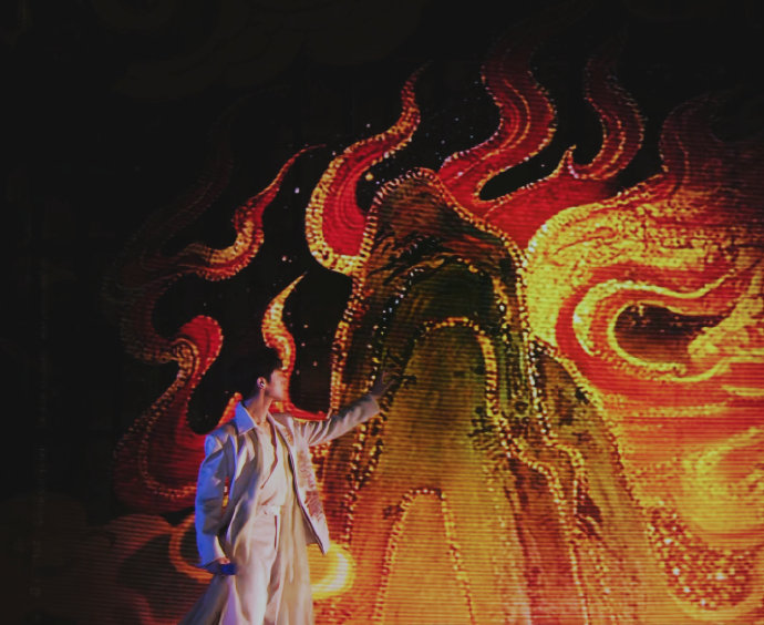 罗云熙《壁上观》舞美封神！敦煌飞天对话AR巨龙震撼全场