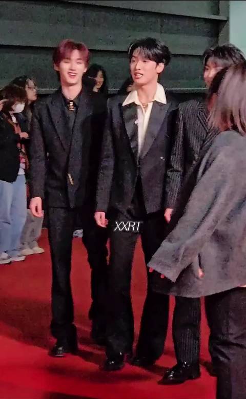 梦回微博之夜上，张艺凡看到时团说“还不参见公主” 了哈哈哈哈哈