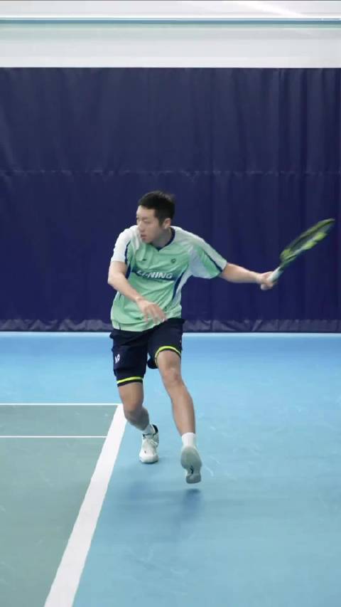 王楚钦留言向许昕求教网球技术，世界冠军互动引关注