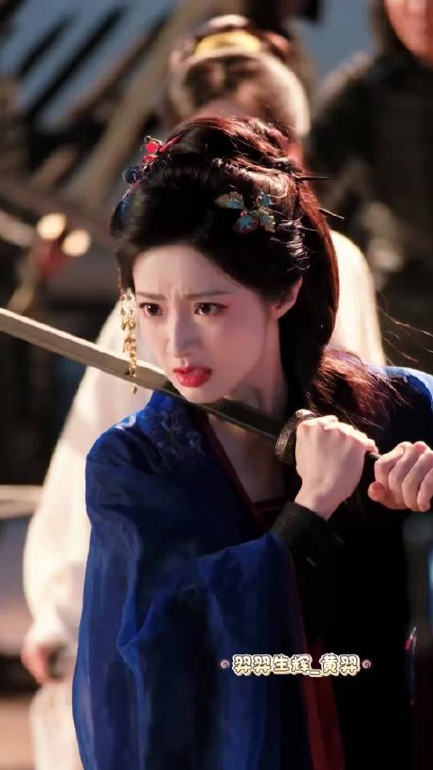 其实我觉得她跟张雅琴是竞品来的