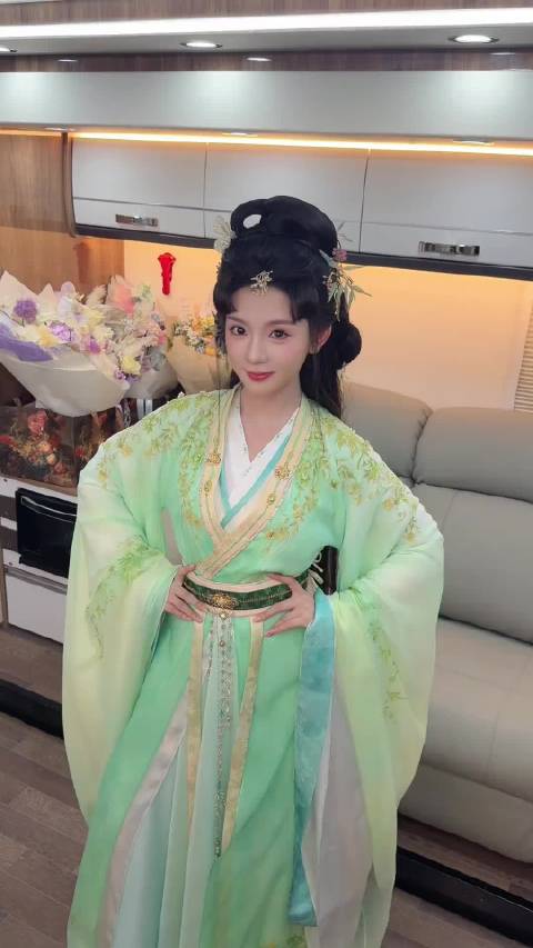 王云云的房车萌萌哒手势舞系列又来了