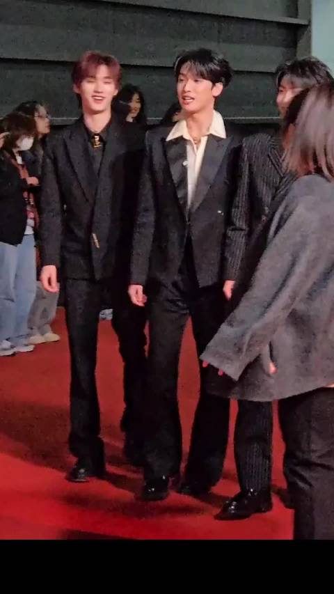 刘耀文张艺凡综艺首同框引期待