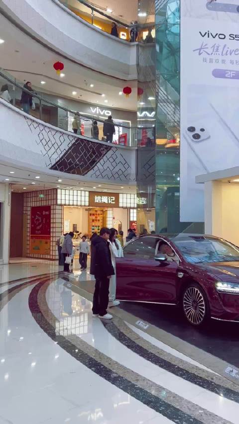 昊铂A800上市补贴后16.48万起，鸿蒙智行累计交付128万辆