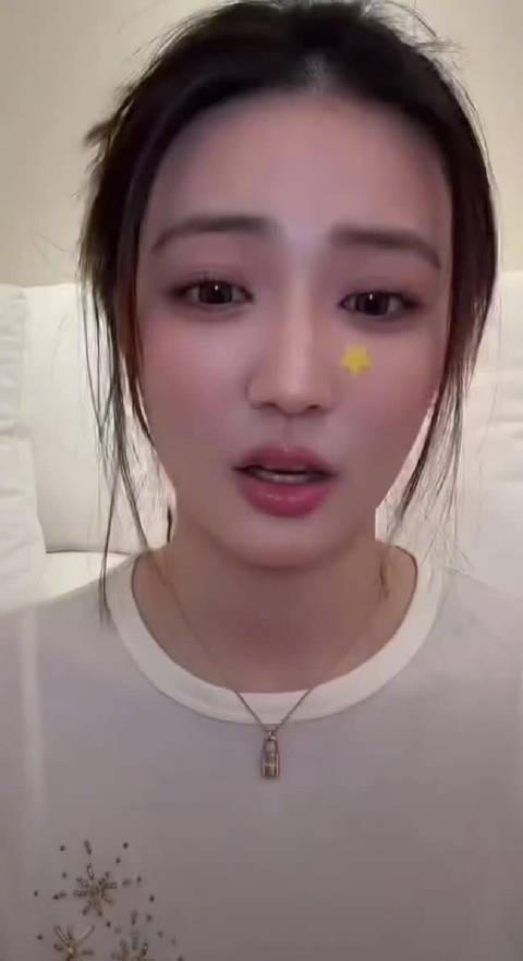 徐璐自曝为拍戏仅做上牙贴片，坦言下牙露得更多