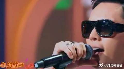 陈伟霆也太帅吧！现场又唱又跳嗨翻全场，少女心爆棚！
