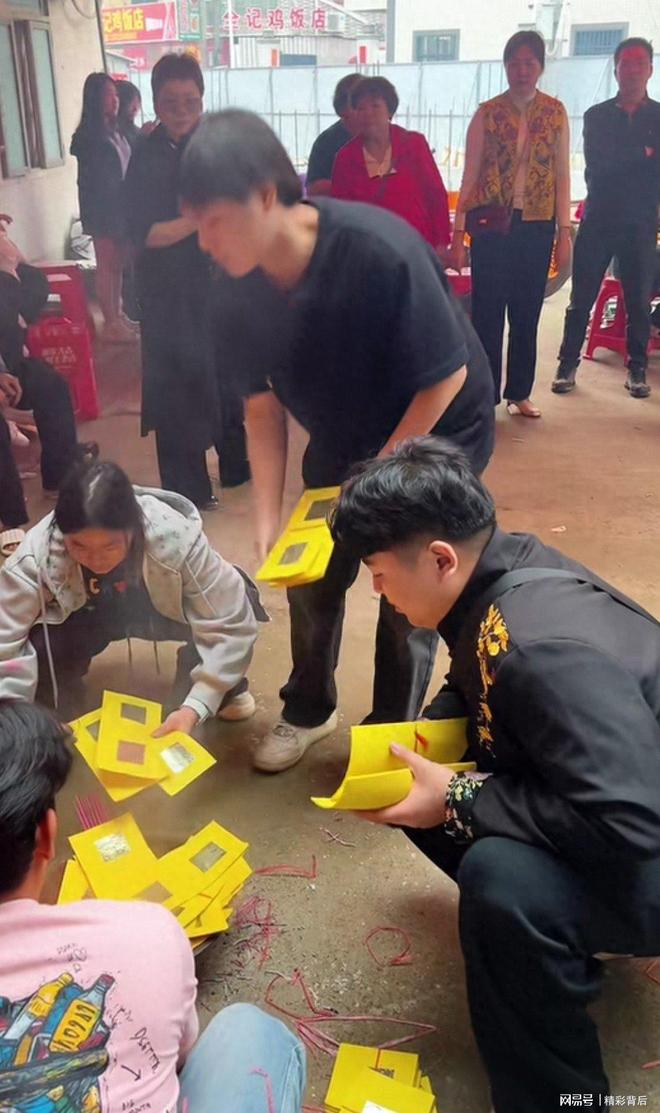 全红婵在老家过年例：敲锣打鼓，上香点鞭炮，宴请宾客，热闹非凡