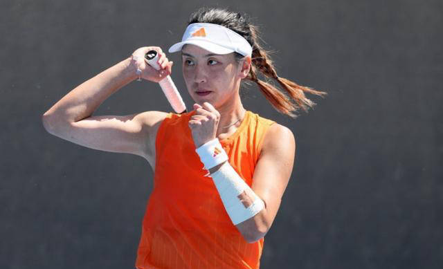 WTA最新世界排名揭晓:萨巴伦卡稳坐榜首，中国三金花坚守百强阵营_网球_女子_选手