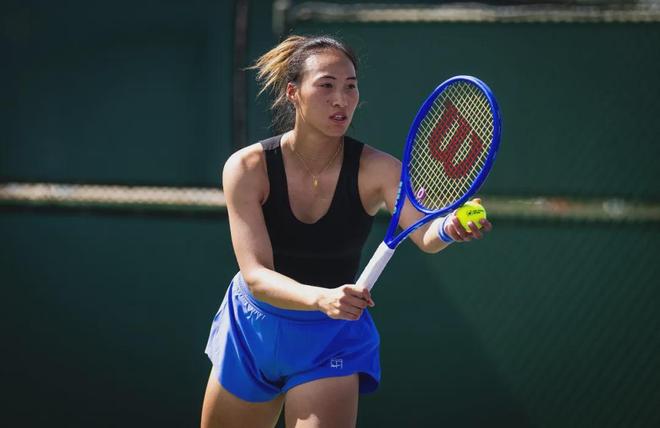 郑钦文：里巴还是教练，手肘在24年就隐约作痛