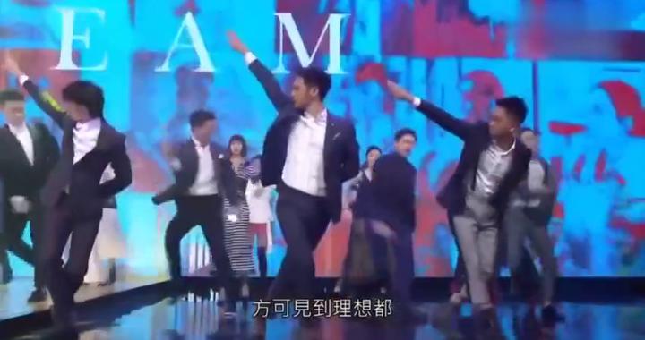 刘德华致金像奖开场词，引出开场表演，音乐竟是周星驰新喜...