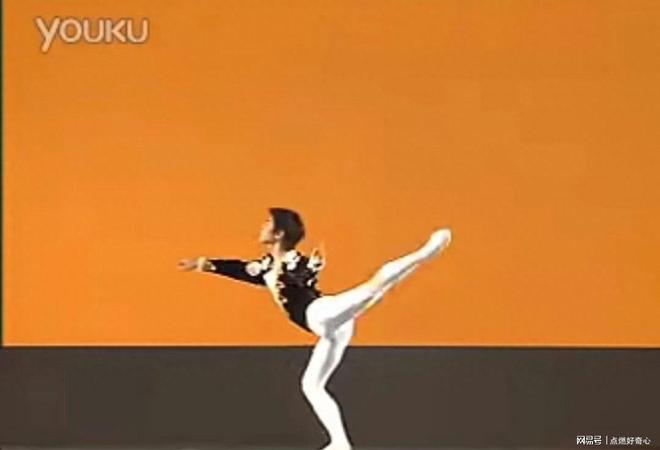 明星小技能｜罗云熙芭蕾舞+书法双杀，古装仪态封神真不是吹的