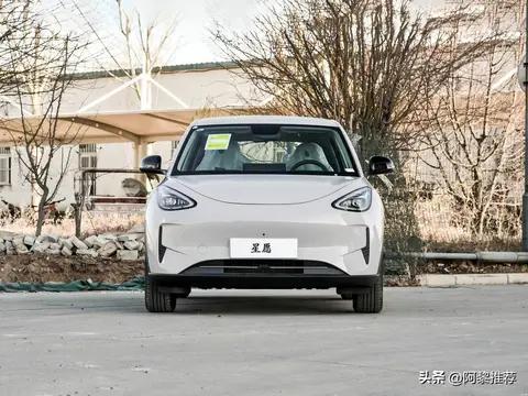 2025年销量最高的10款车:3万的五菱与30万的特斯拉一同成爆款?