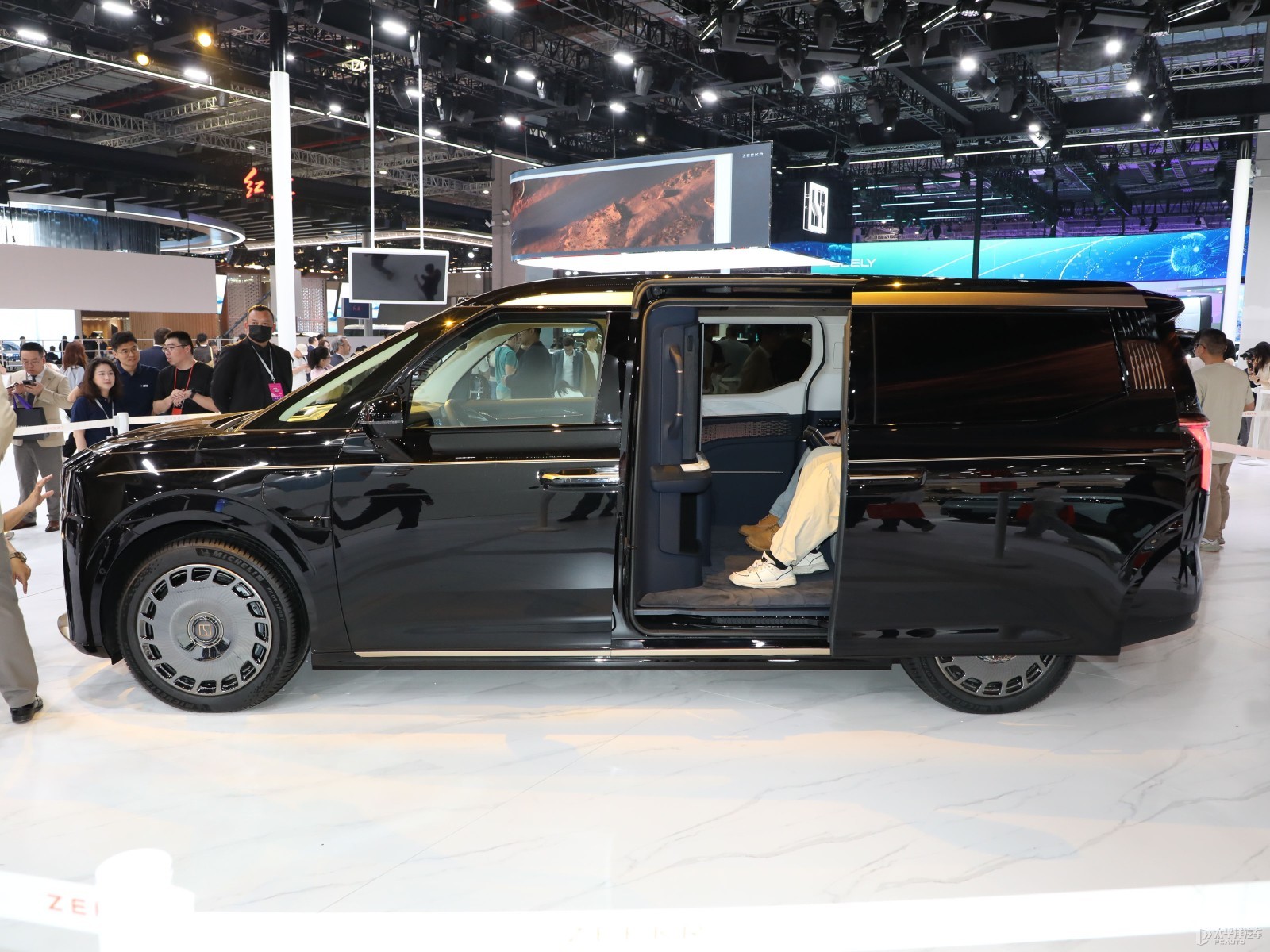 极氪009落地需要多少钱