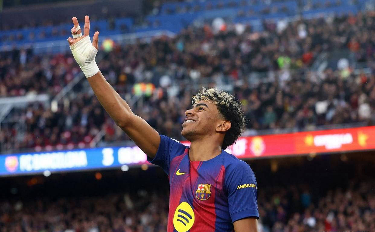 西甲最新积分战报:巴萨大胜领先皇马4分稳居榜首，马竞小胜强势挺进前三_比利亚雷亚尔_亚马尔_孔德