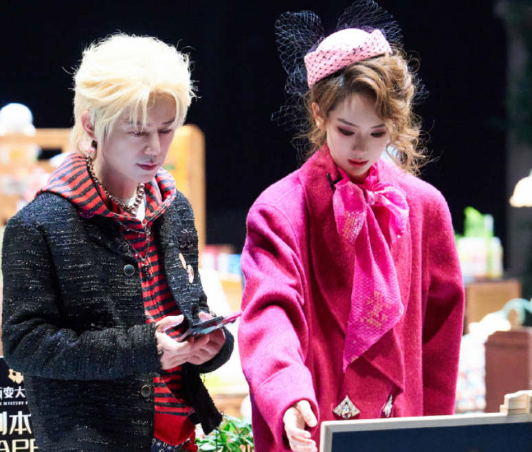 《大侦探11》第三案嘉宾介绍:何炅魏晨打扮太嫩像男大,陈哲远和戚薇返场了?