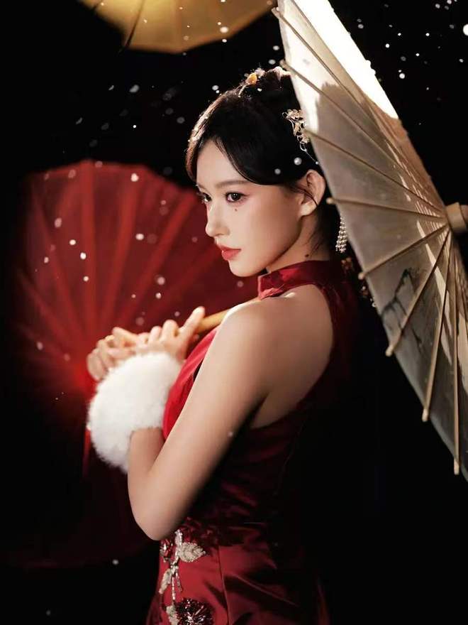 田曦薇红衣VS宋轶粉裙：为啥有的讨长辈欢心，有的专斩闺蜜点赞？