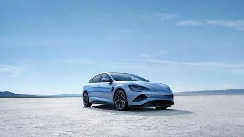 2025款比亚迪海豹DM-i深度试驾:混动王炸来袭,15万级能否干翻理想L8?