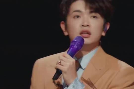 颜仲瑄被调侃演技需提升，黄霄云甜妹形象获赞