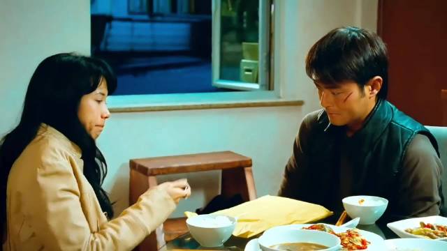 男子回忆恋爱时与妻子分食鸡翅如今却拒绝