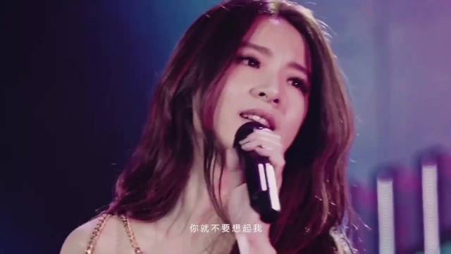 周杰伦田馥甄昔日恋情引热议，过期糖引遗憾