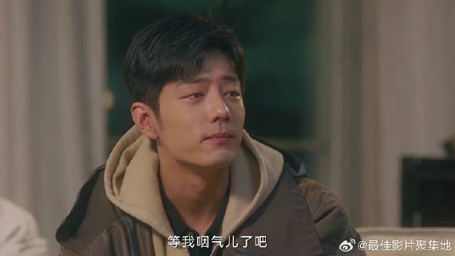 小伙追到美女 情敌的侄子放狠话，小伙：等我咽气再说