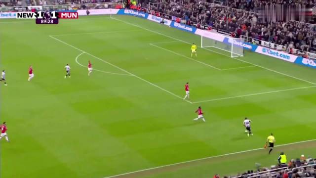 十人纽卡2比1力克曼联，终结对手8场不败